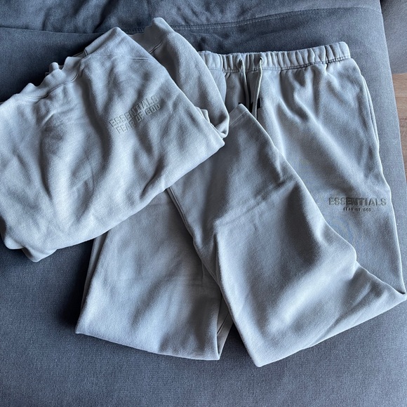 Essentials Set - Picture 1 of 6